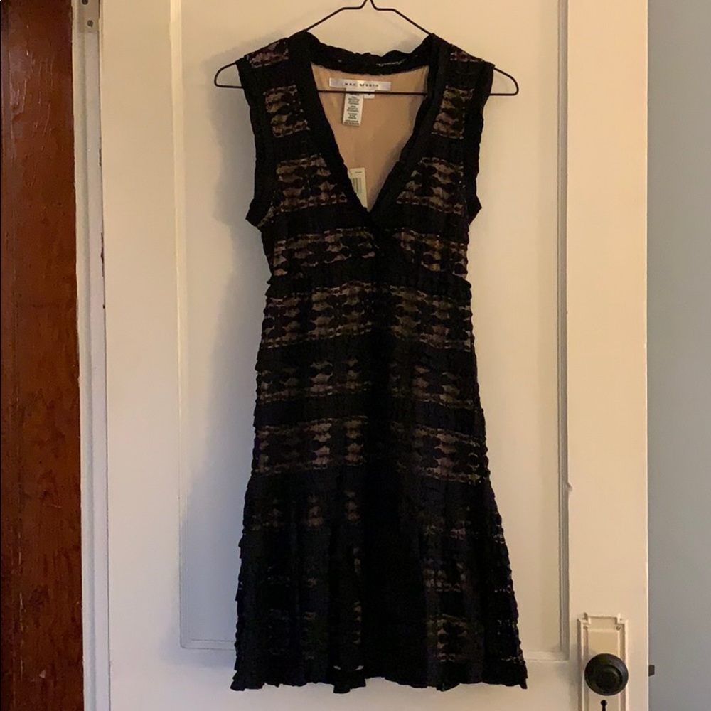 Max Studio Black Lace V‑Neck Sleeveless Dress